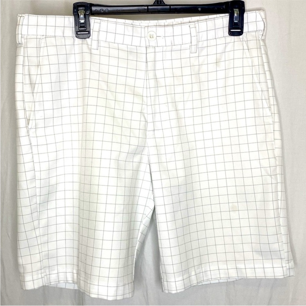 IZOD | NWT Golf shorts